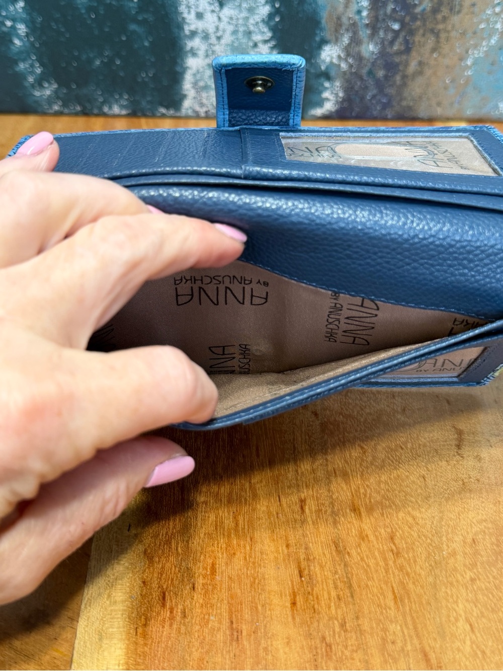 Anuschka Artistic “Love in Paris” Leather Organizer Wallet - Picture 5 of 12